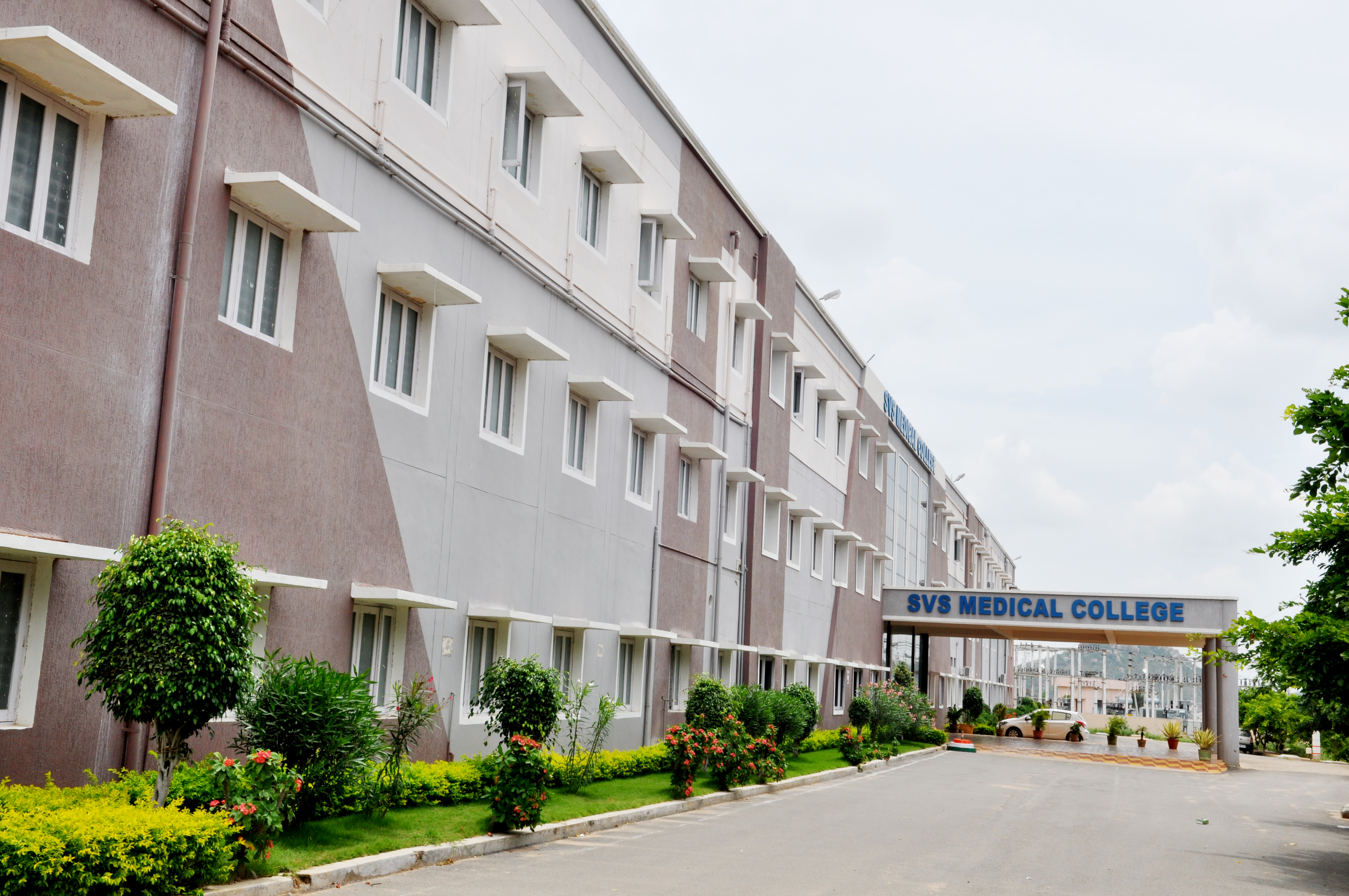 SVS Medical College & Hospital campus building